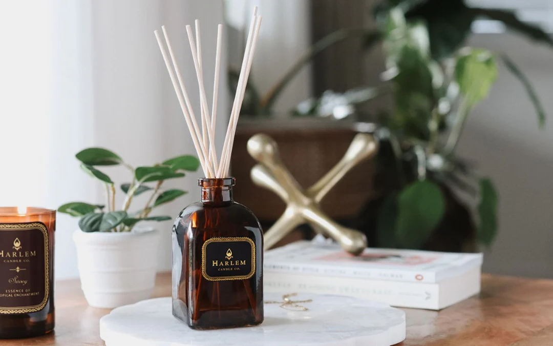 How does a reed diffuser work and Why choose the glass diffuser bottle？